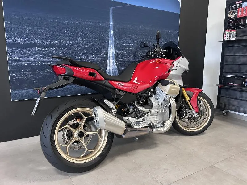 V100  MANDELLO