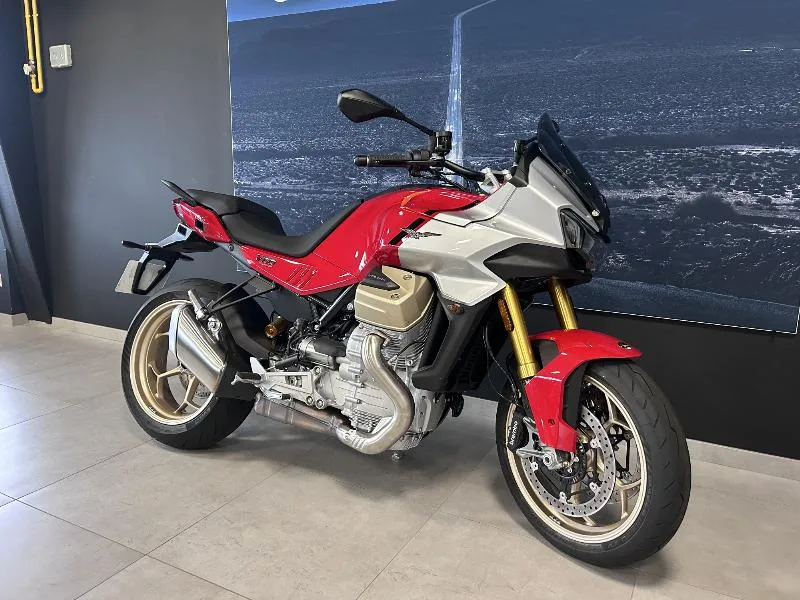 V100  MANDELLO