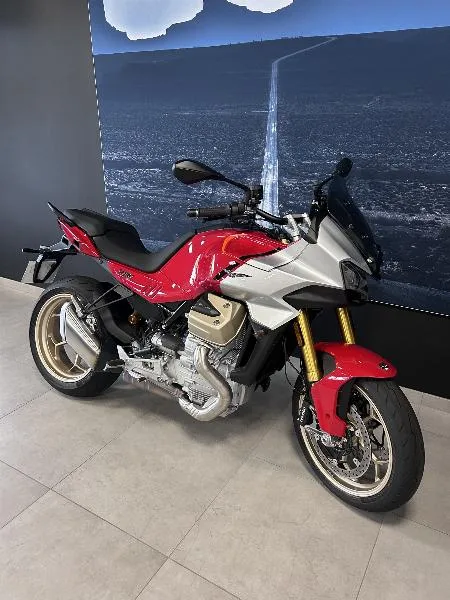 V100  MANDELLO