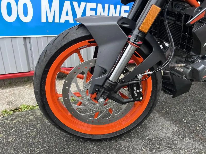125 DUKE ABS