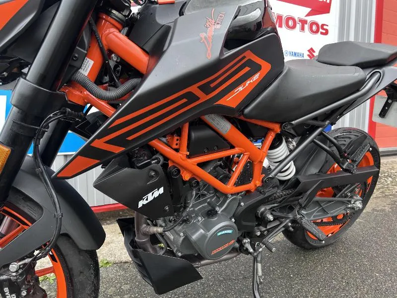 125 DUKE ABS