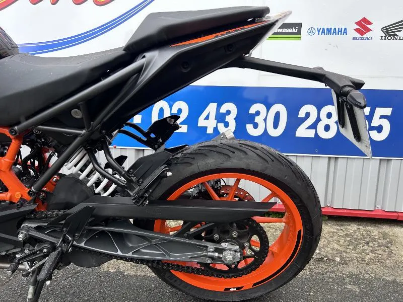 125 DUKE ABS