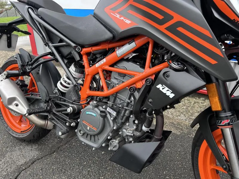 125 DUKE ABS