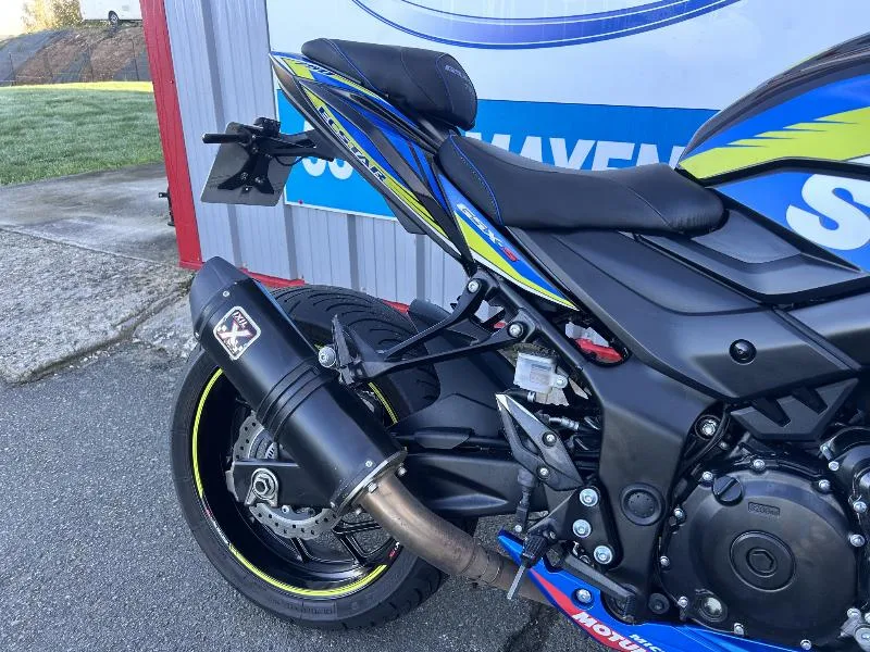 GSXS 750