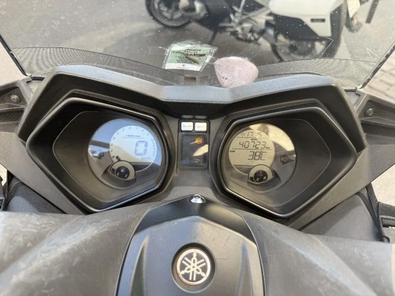 XMAX 125