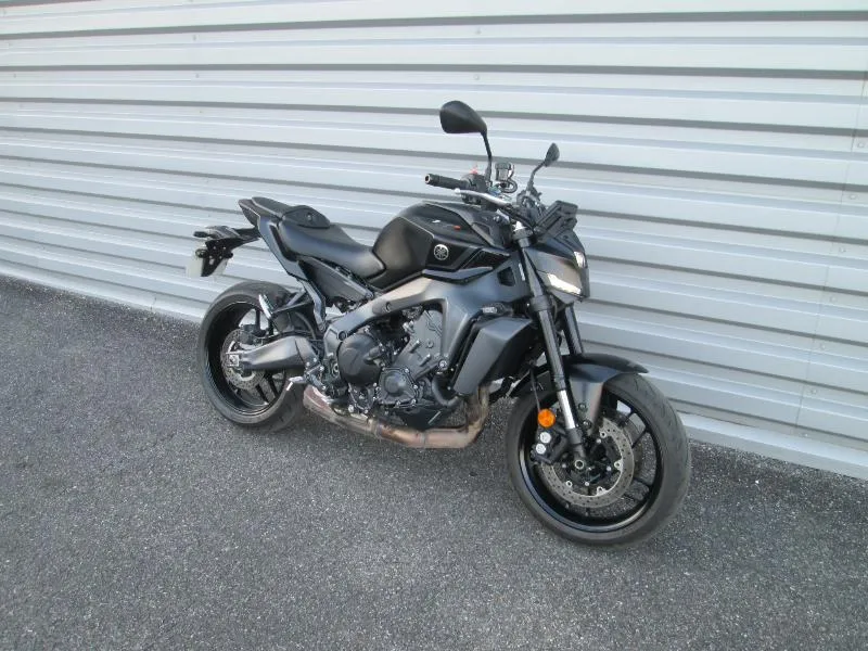 MT09