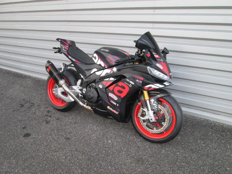 RSV4 1100 RR