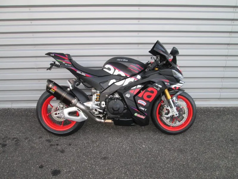 RSV4 1100 RR