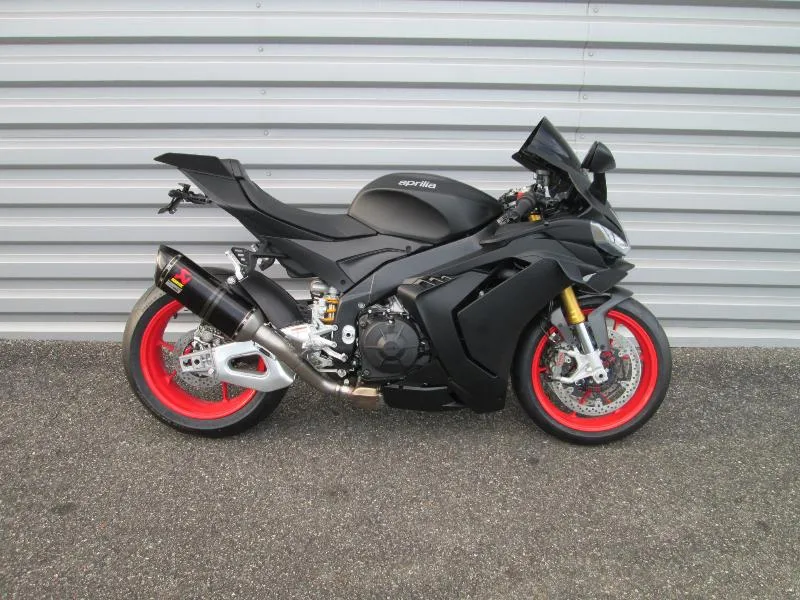 RSV4 1100 RR