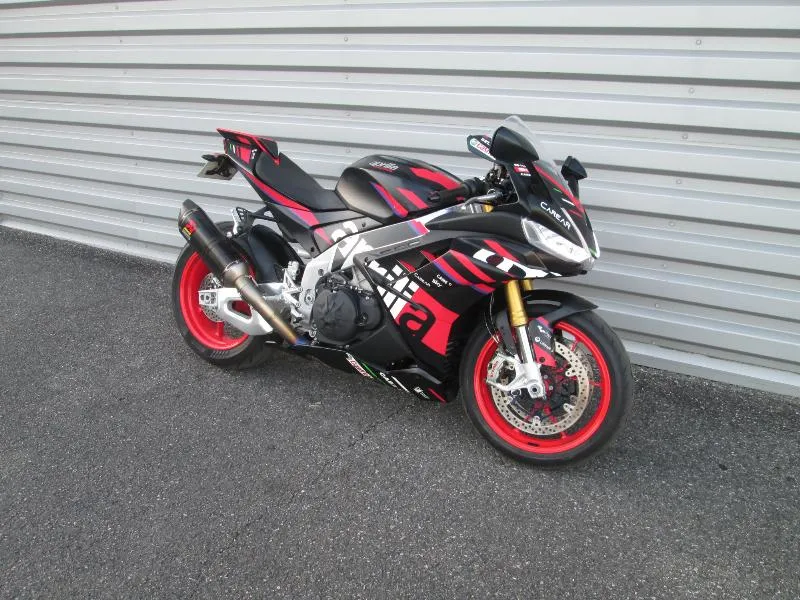 RSV4 1100 RR