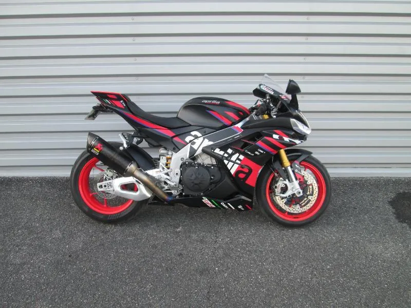 RSV4 1100 RR