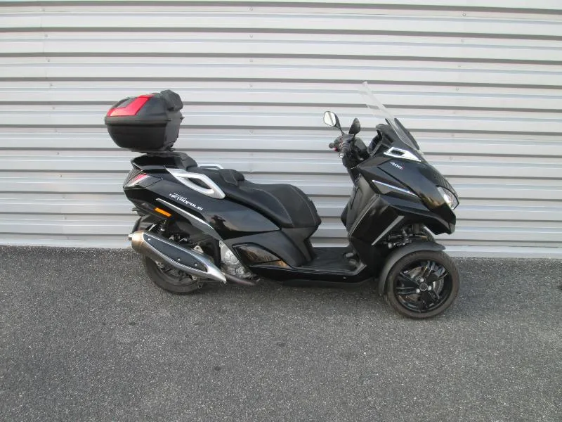 METROPOLIS 400