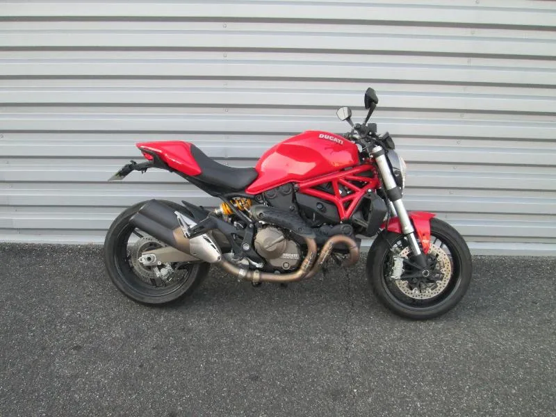 MONSTER 821