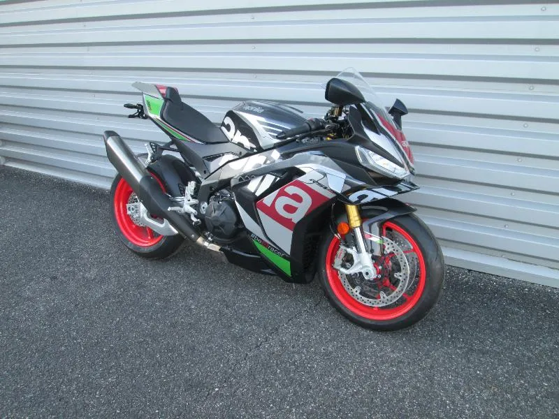 RSV4 1100 RR