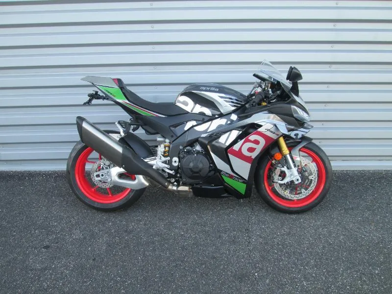 RSV4 1100 RR