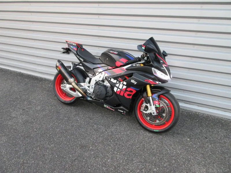 RSV4 1100 RR 2023