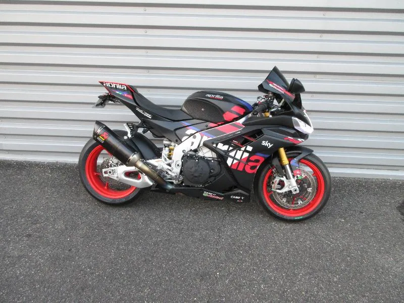 RSV4 1100 RR