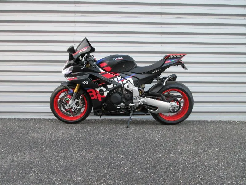 RSV4 1100 RR