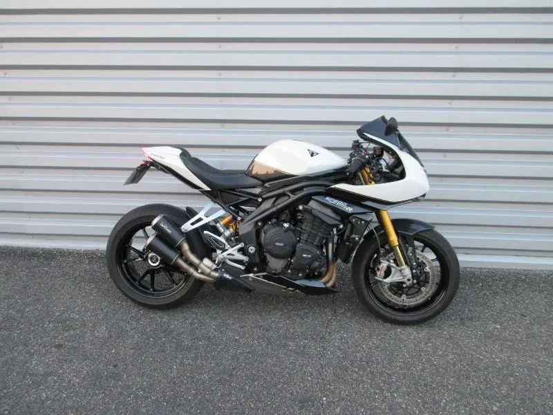 SPEED TRIPLE 1200 RR