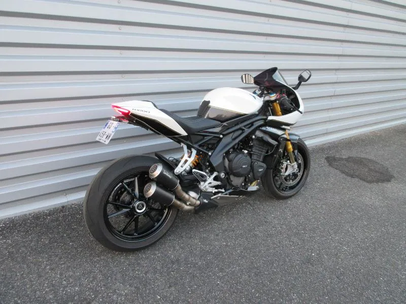 SPEED TRIPLE 1200 RR