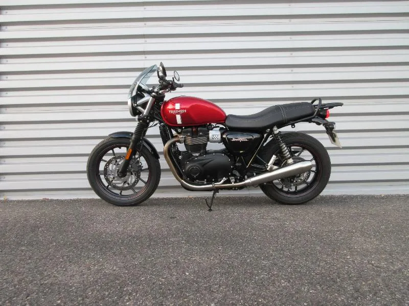 STREET TWIN  900