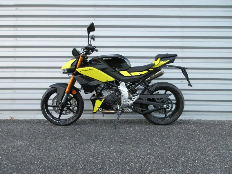 FANTIC 125 STEALTH