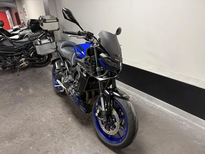 MT09