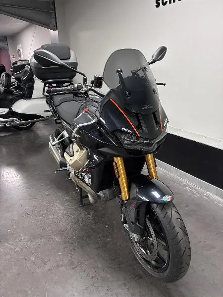 V100  MANDELLO