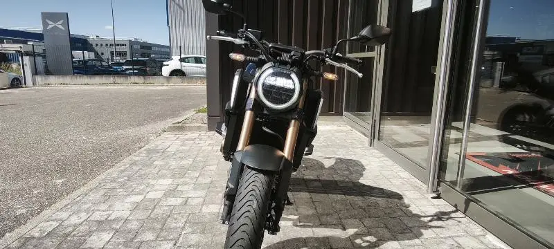 CB 650 R