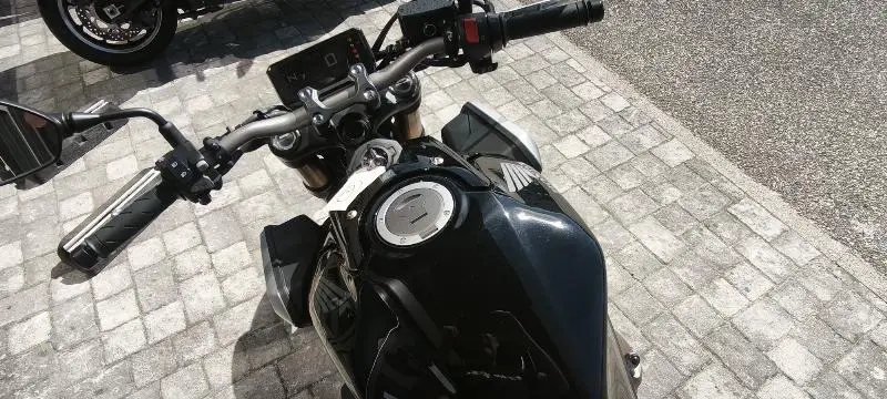 CB 650 R