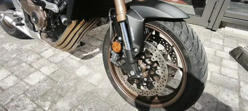 CB 650 R
