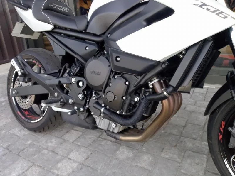 XJ6 