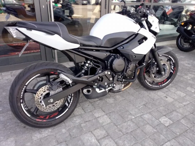 XJ6 