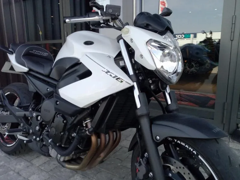 XJ6 