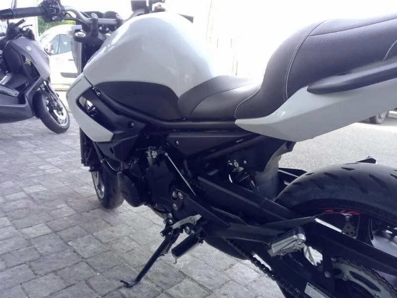 XJ6 