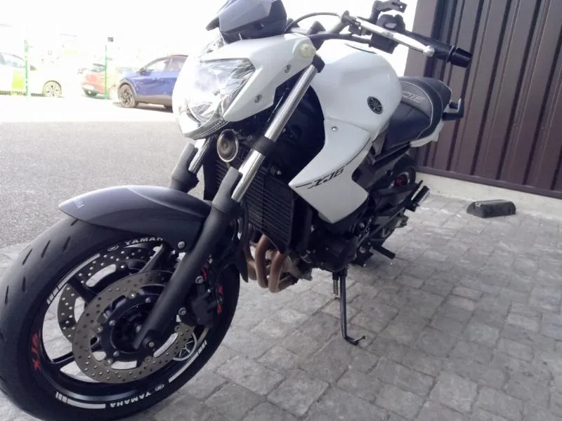 XJ6 