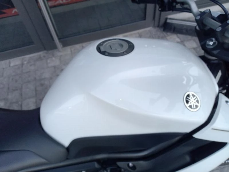 XJ6 