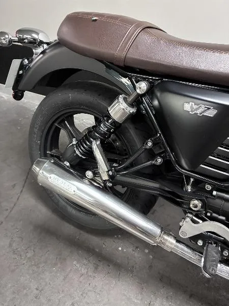 V7 STONE