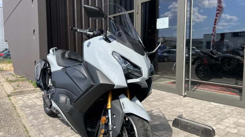 XP TMAX 560 TECH MAX