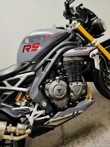 SPEED TRIPLE 1200 RS