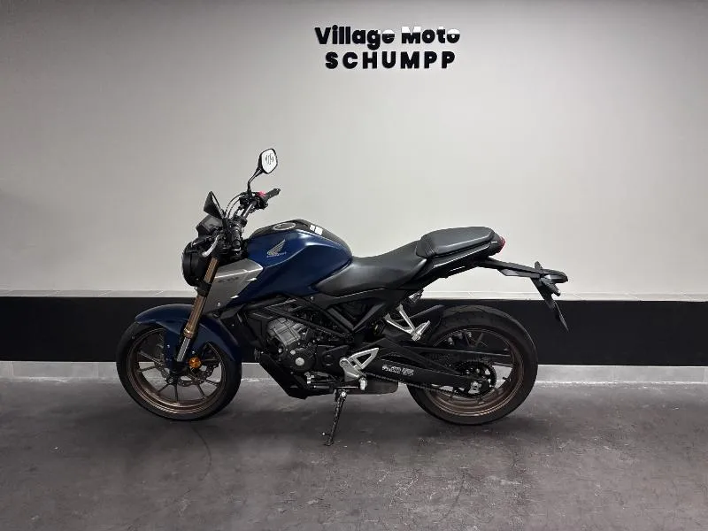 CB 125  R