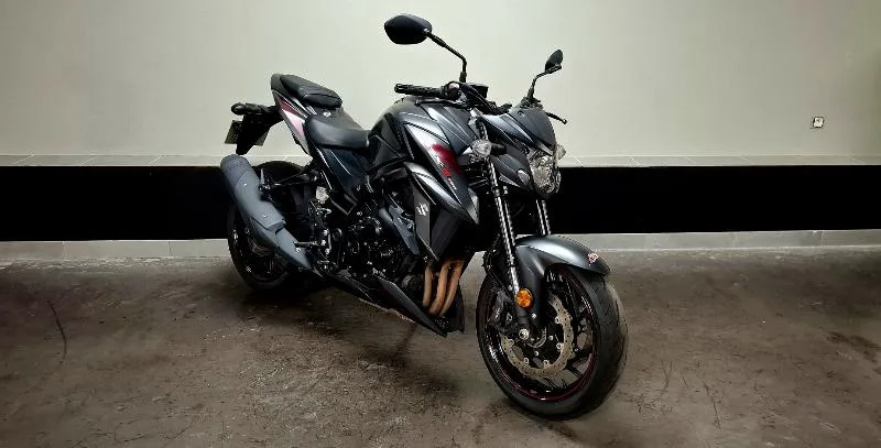 GSXS 750
