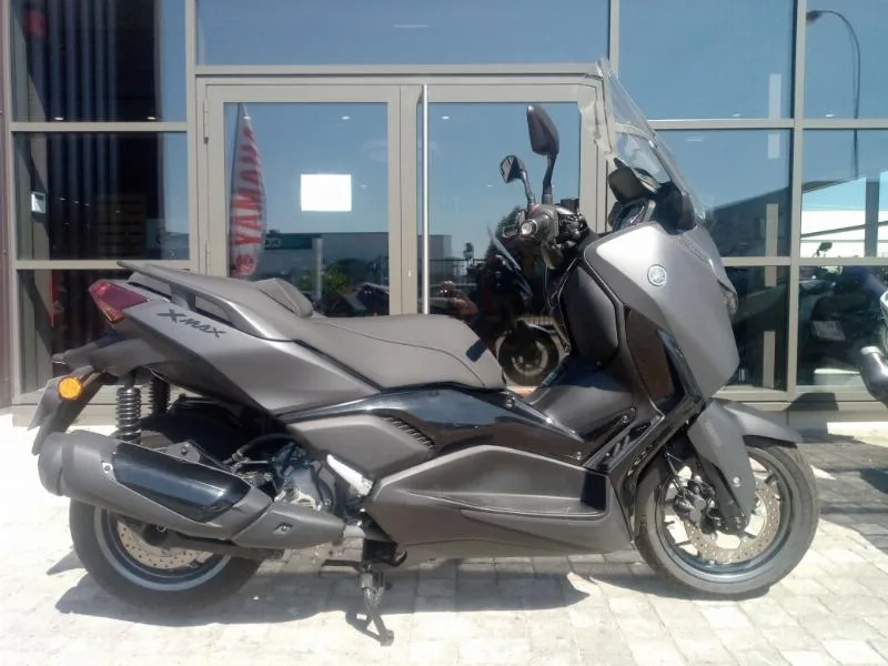 XMAX 300 Tech Max