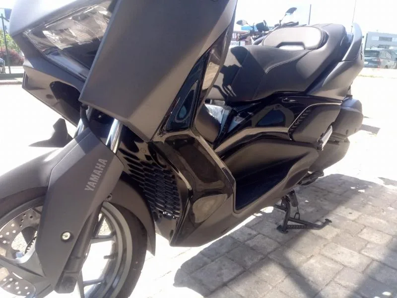 XMAX 300 Tech Max
