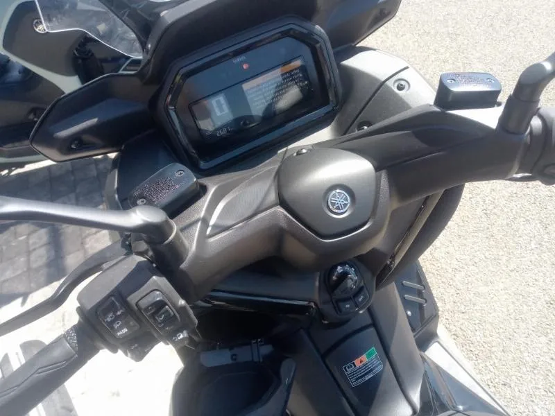 XMAX 300 Tech Max