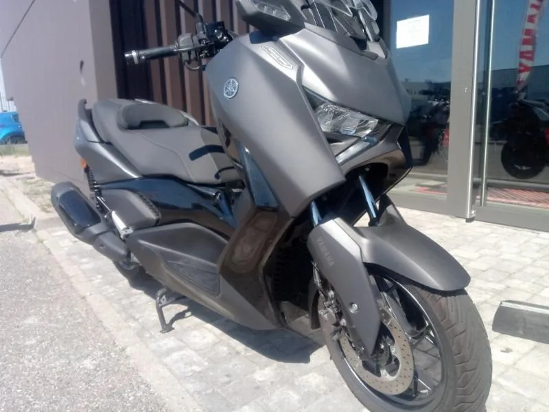 XMAX 300 Tech Max