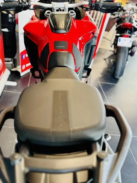 MULTISTRADA V4