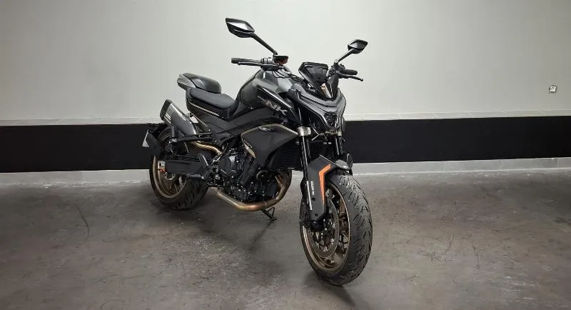 NK 800 SPORT