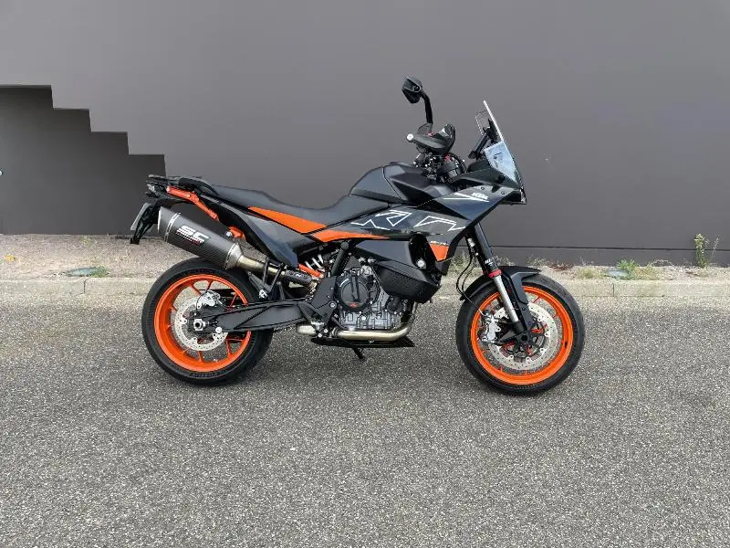 890 SMT