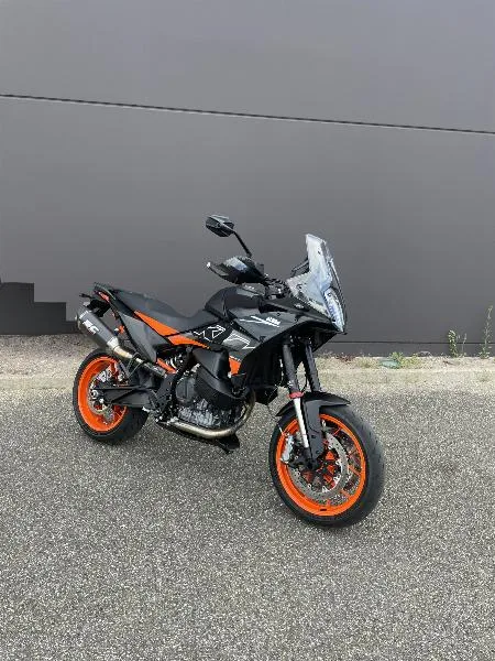 890 SMT